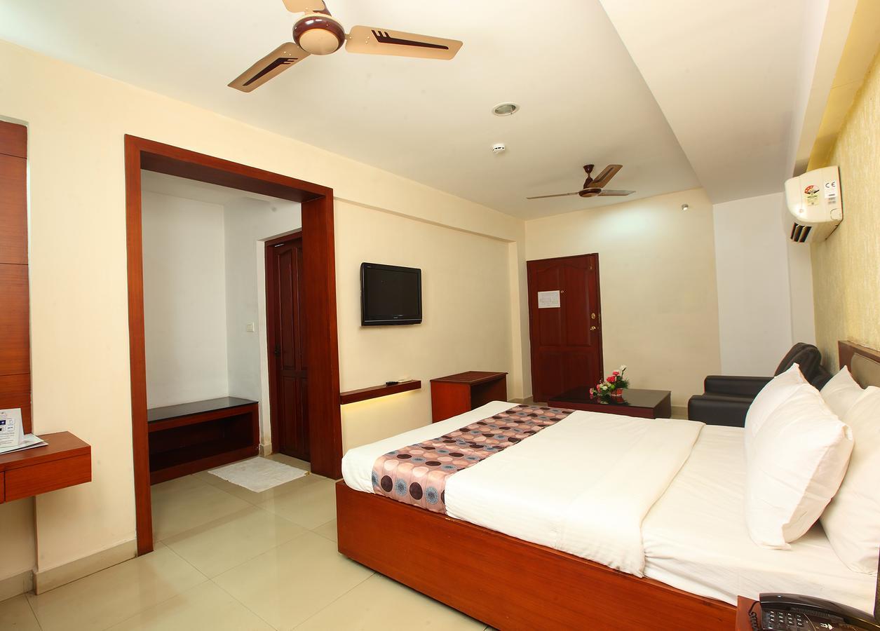 Trichur Towers Thrissur Exterior photo