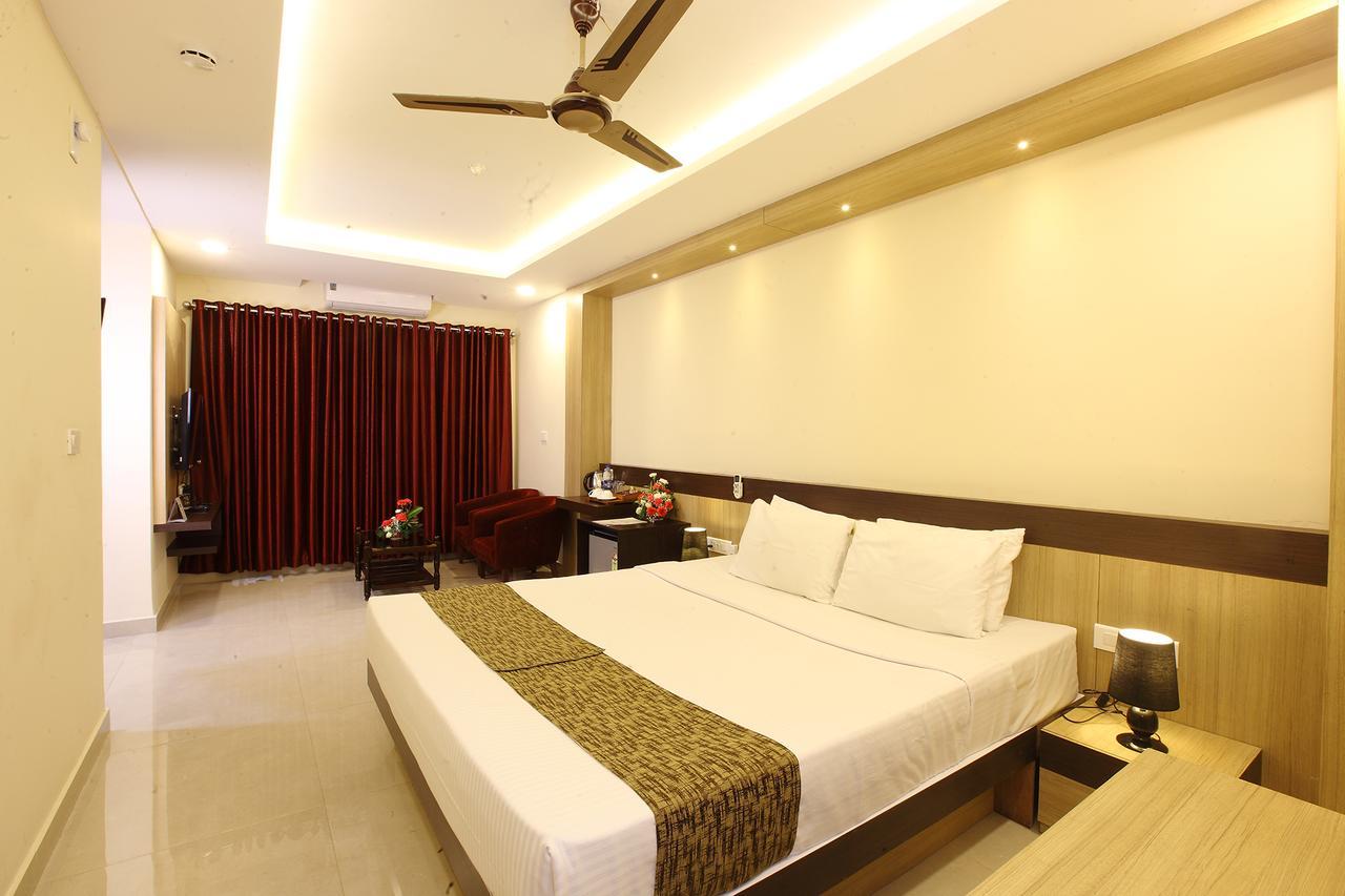 Trichur Towers Thrissur Exterior photo