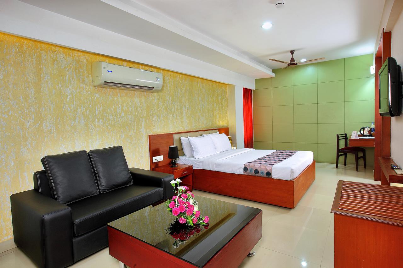 Trichur Towers Thrissur Exterior photo